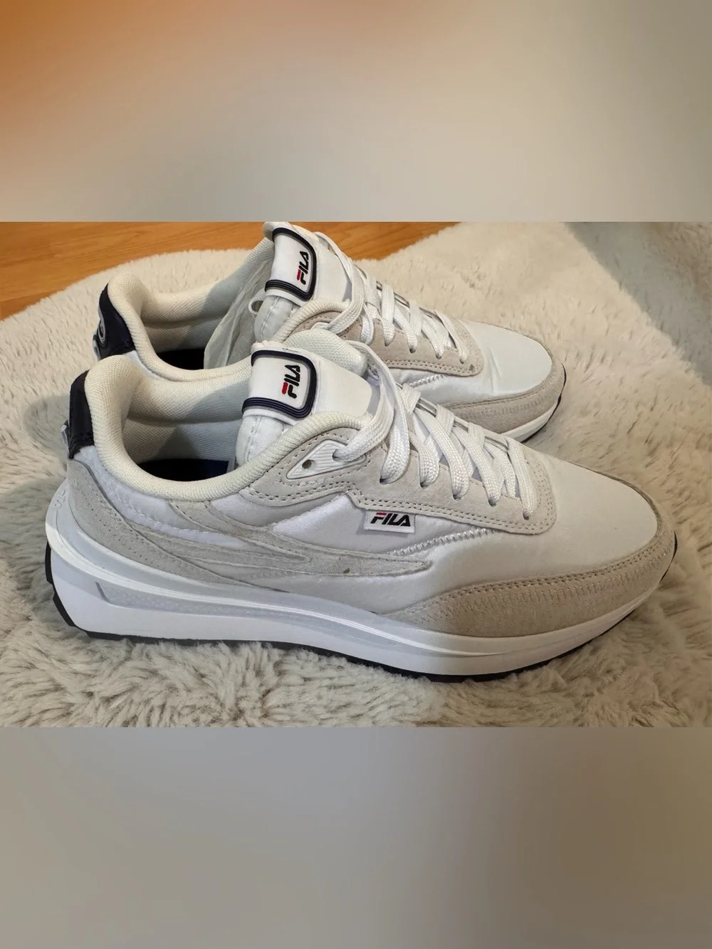 FILA Women's Renno White/Cream Low-Top Retro Runner Sneakers 7.5